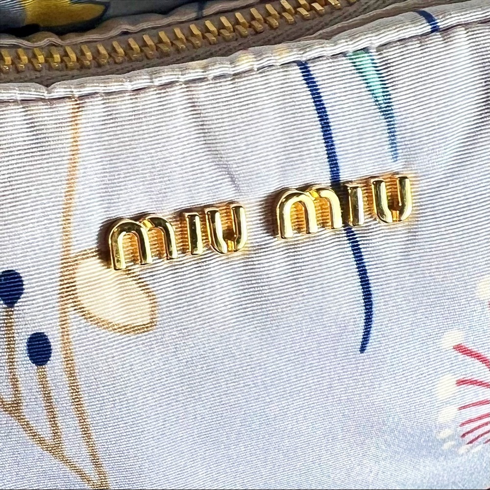 Miu Miu Baby Blue Silk Lined Clutch/Cosmetic Bag - Picture 6 of 9